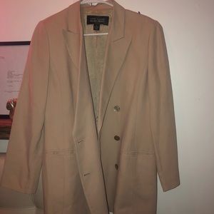 NEVER WORN- shoulder pad blazer